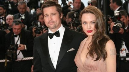 Анджелина Джоли и Брэд Питт хотят усыновить седьмого ребенка