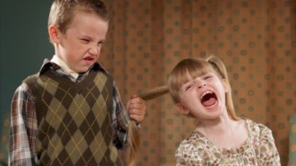 Психолог рассказал, как помочь детям перестать ругаться и ссорится 