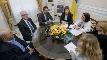 Италия передала гуманитарную помощь для украинских больниц