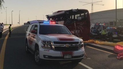 В Дубае туристический автобус попал в ДТП, есть погибшие