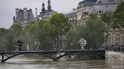 Несколько районов Франции объявили "оранжевый уровень" из-за наводнения