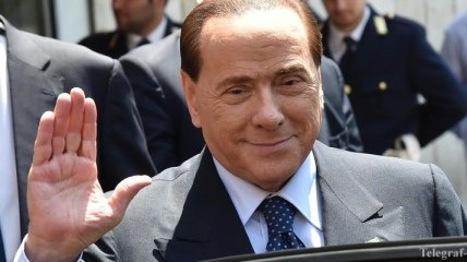Берлускони сломал лодыжку