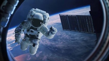 Астронавты США провели "лунную прогулку" за пределами МКС