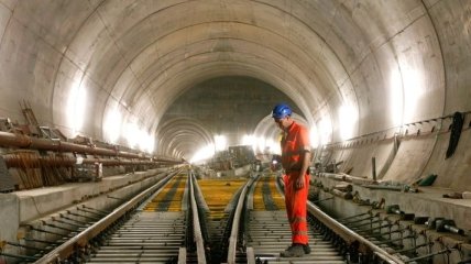 Самый длинный в мире ж/д тоннель откроется 1 июня в Швейцарии