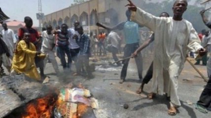 В Нигерии в результате столкновений мусульман и христиан погибли десятки человек