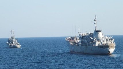 Украинские корабли не платили за проход под Крымским мостом