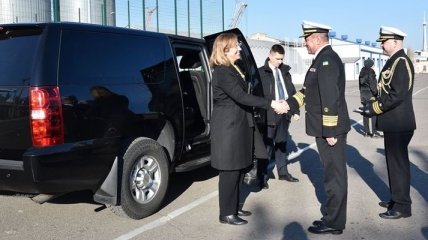 Командующий ВМС обсудил сотрудничество с делегацией США