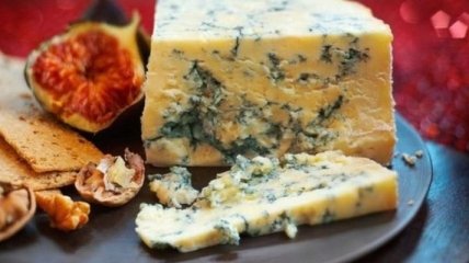 Сыр с плесенью: полезен или вреден?