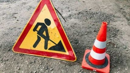 Черговий ремонт дороги у прифронтовій зоні викликав скандал у мережі