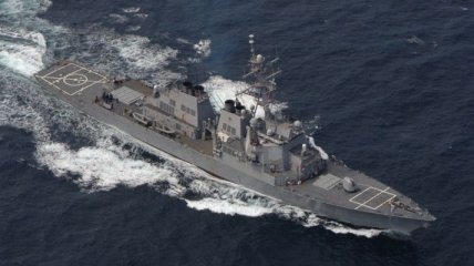 В Черное море входит американский эсминец "Росс"