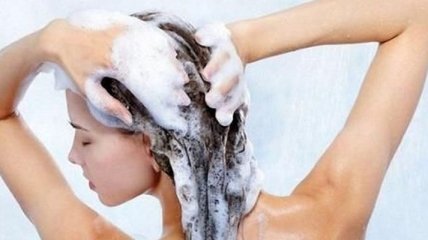Медики рассказали, вредно ли мыть голову каждый день