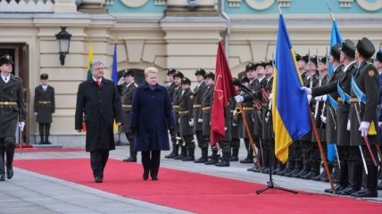 Итоги 7 декабря: Фейковые платежки за газ, визит президента Литвы в Киев и замена Меркель на посту ХДС