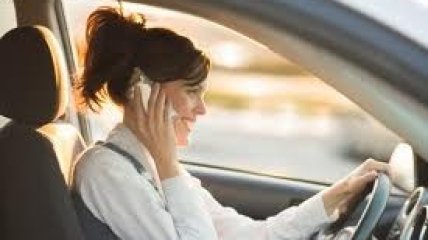 Для мам, ожидающих в машине своих детей из школы, увеличат штраф