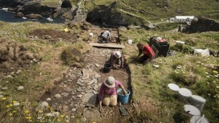 Археологи обнаружили руины предполагаемого замка короля Артура