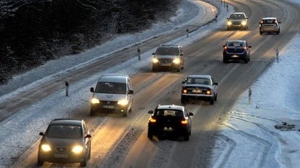 Гололед и мокрый снег: что происходит на дорогах 