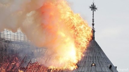 Названа возможная причина пожара в Соборе Парижской Богоматери