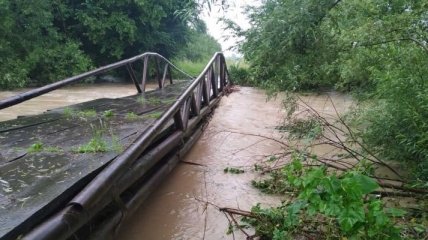 Наводнения на западе Украины: остаются подтопленными 11 населенных пунктов