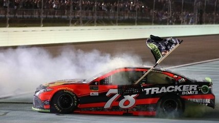 Чемпионом NASCAR Cup - 2017 впервые в карьере стал Мартин Труэкс-младший