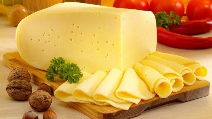 Медики назвали самые полезные для здоровья виды сыра