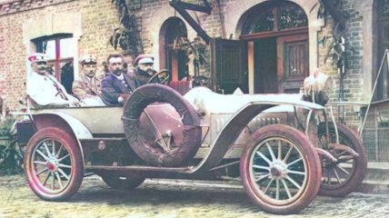Первые авто в Украине появились в конце 19 века
