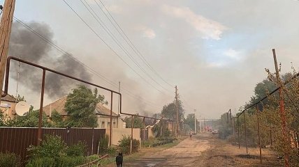 В Луганской области к тушению пожаров привлекут авиацию: решение Зеленского
