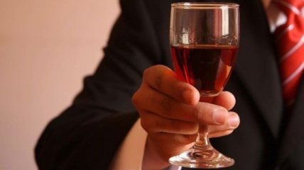 Ученые выяснили, что алкоголь полезен для мозга