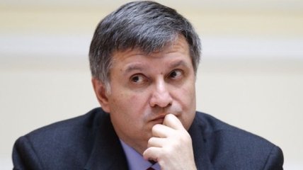 Аваков предлагает легализоваться "Правому сектору"
