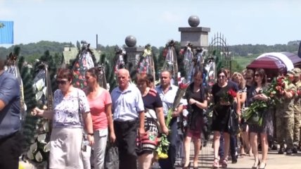 В родном Бердичеве похоронили Дмитрия Тымчука (Видео)