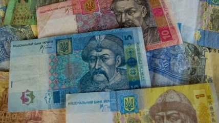 Вибори, МВФ і відставка Кабмін: як все це вплине на курс долара в Україні