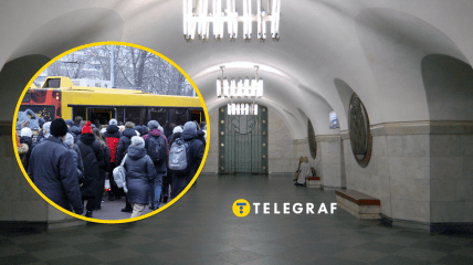 Станция метро и люди на остановке