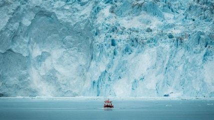 Жара в Гренландии - растаяло 8,5 миллиарда тонн льда за один день