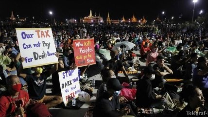 Вопреки призывам властей: в Таиланде десятки тысяч протестующих потребовали демократических реформ