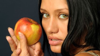 Яблоки защищают женщин от инфаркта