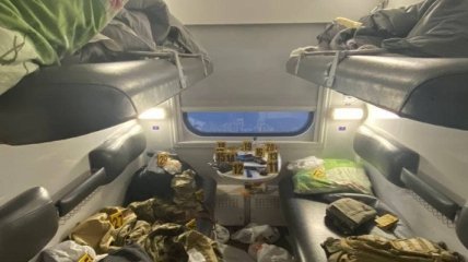 Пьяные военные устроили стрельбу в поезде и задержали его на 6 часов: детали ЧП, фото