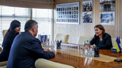 Аваков обсудил с послом Франции дальнейшее сотрудничество между странами
