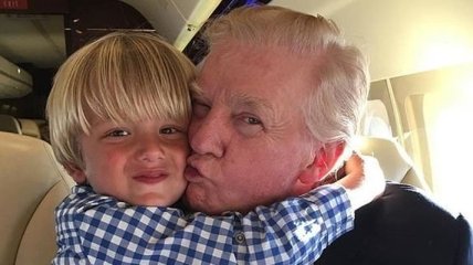Дональд Трамп поделился трогательными фото с семьей