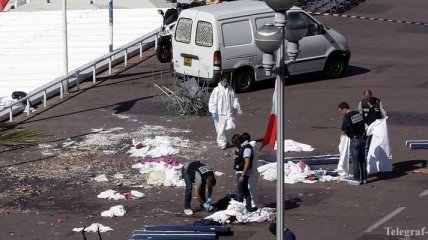 Теракт в Ницце: грузовик проехал 2 километра сквозь толпу людей