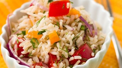 Рецепт дня: овощной салат с рисом