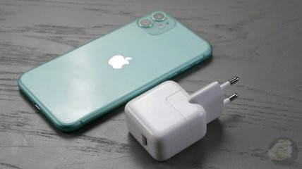 iPhone потрібно заряджати вчасно та правильно