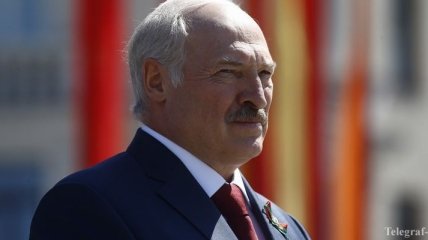 Лукашенко пообещал раздать оружие каждому взрослому белорусу в случае войны