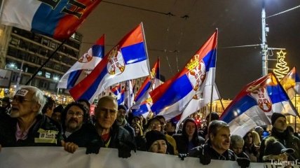 Тысячи сербов вышли на антипрезидентские протесты