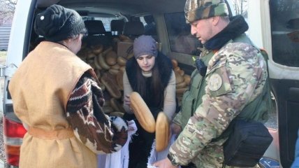 Жителям Красногоровки привезли гуманитарную помощь