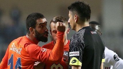 Экс-игрок "Барселоны" Туран дисквалифицирован на 16 матчей в Турции