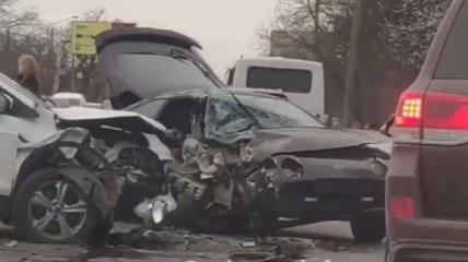 У знаменитого промрынка Одессы разбились сразу пять машин (видео)