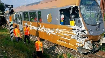 В Австрии на ходу опрокинулись вагоны с 80 пассажирами