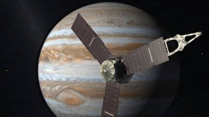 Новые снимки от "Юноны": самые большие ураганы в Солнечной системе