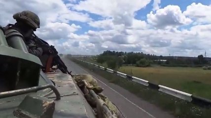 Террористы обстреляли силовиков под Славянском (Видео)