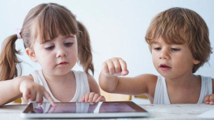 Исследование: Планшеты и компьютеры не портят детям зрение