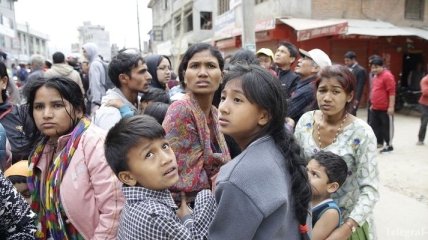 Власти Непала обратились к миру за помощью