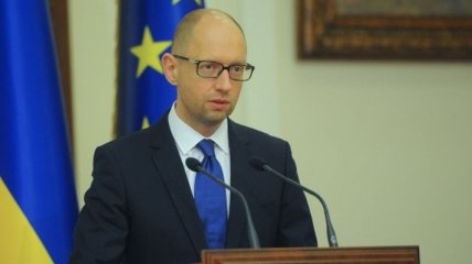 Яценюк требует утверждения программы действий правительства